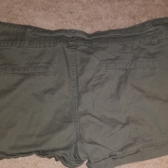 Shorts - Picture 4 of 4
